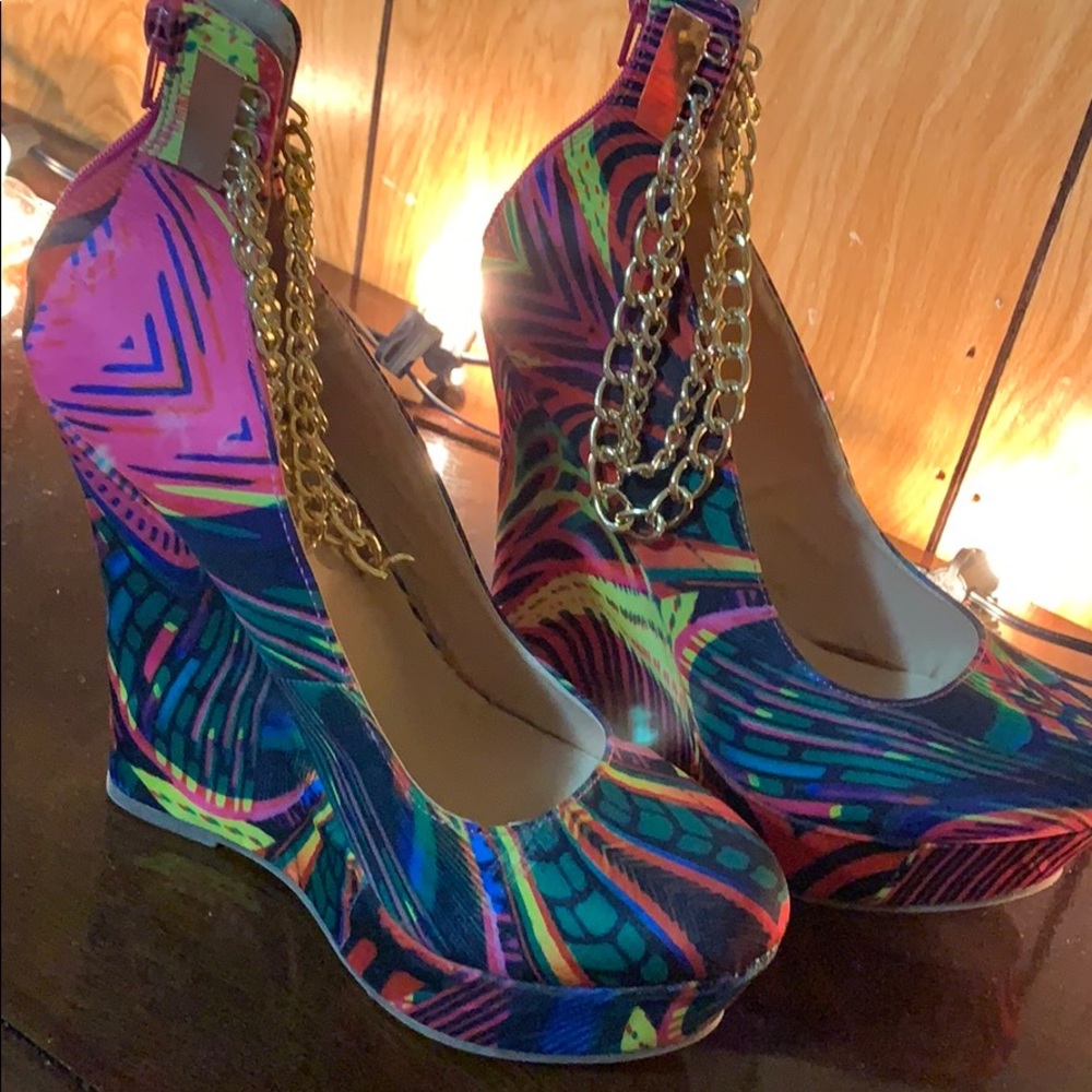 Multi colored heel